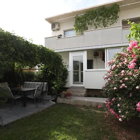 Lägenhet Garden Oasis - Ka Tel Luk I - One Bedroom With Balcony Kaštela